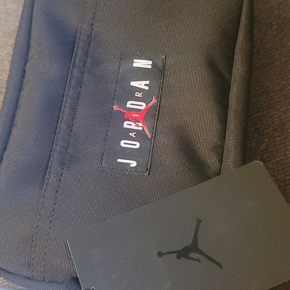 Jordan case - Picture 2 of 2